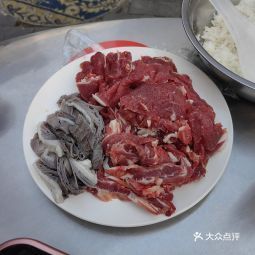 最新牛肉馆，品味地道美食，独享特色风味之旅